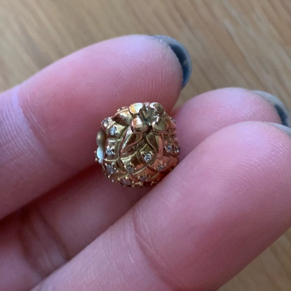 NWOT Retired Pandora charm shine golden "Pineapple fantasy - Picture 9 of 11